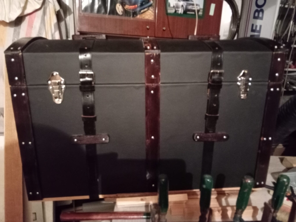 Koffer auf Anfrage schwarz, Beispielbild